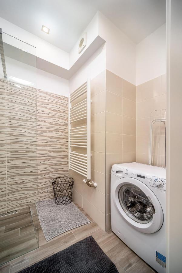 Grace Pine Apartment 3 Budapest Exterior photo